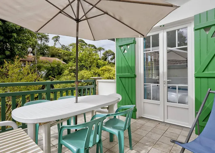 : T4 Avec Terrasse Et Parking A 400m De La ! - Fr-1-433-128 *